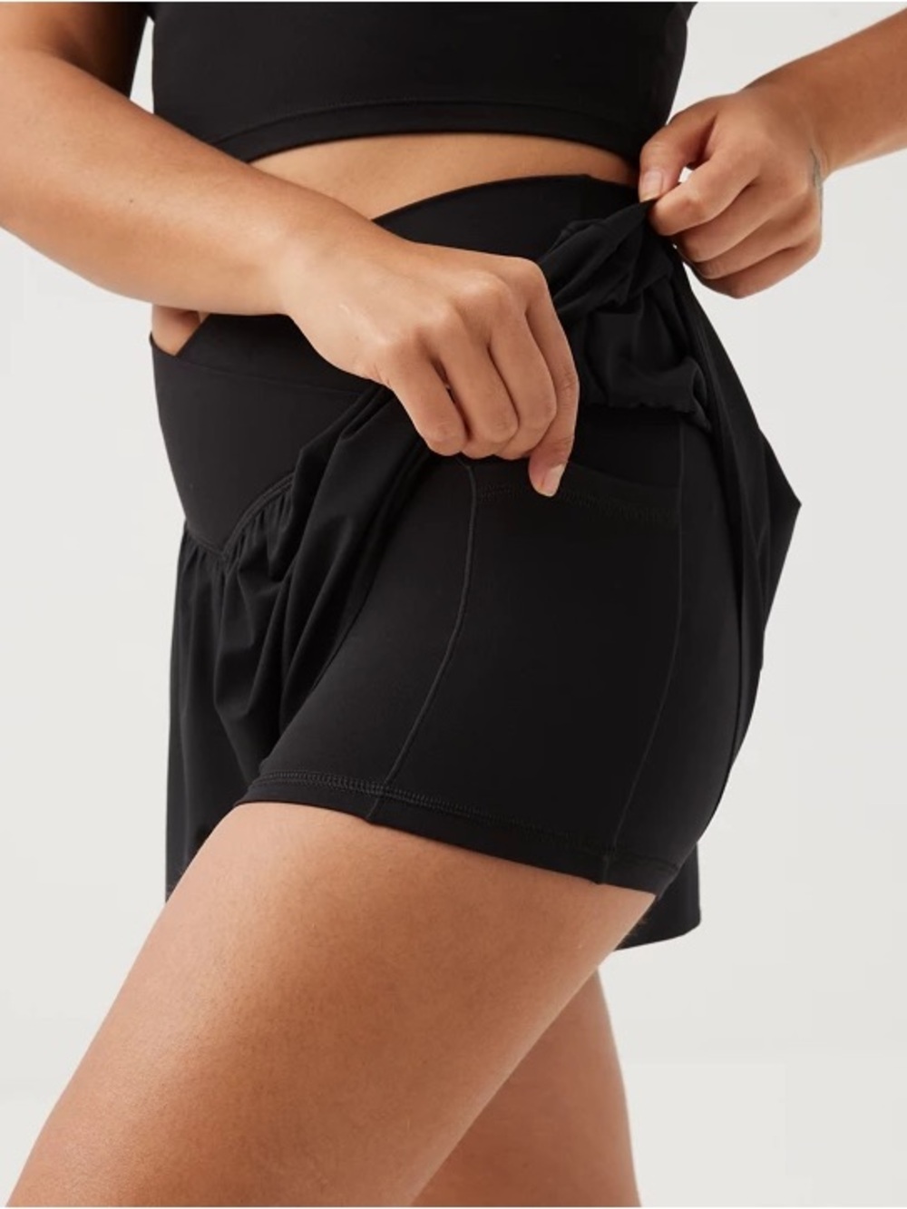 OFFLINE by Aerie Size M Crossover Real Me Flowy Shorts Black Stretch Athleisure - Picture 2 of 8